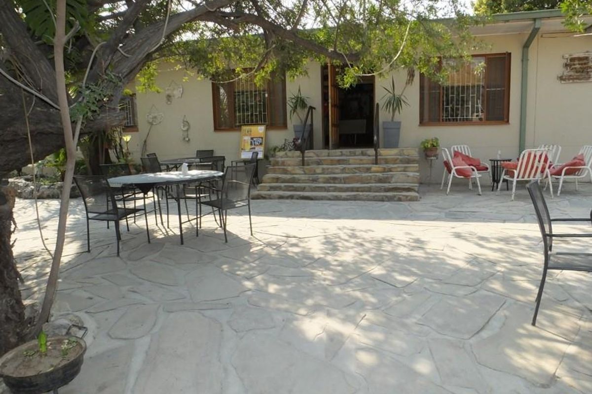 BEAUTIFUL AND POPULAR GUEST HOUSE FOR SALE IN GROOTFONTEIN - NAMIBIA - Photo 3