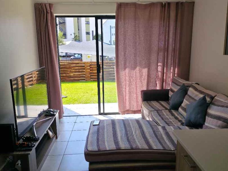 One Bedroom Garden Unit to Let in Linbro Park - Photo 3