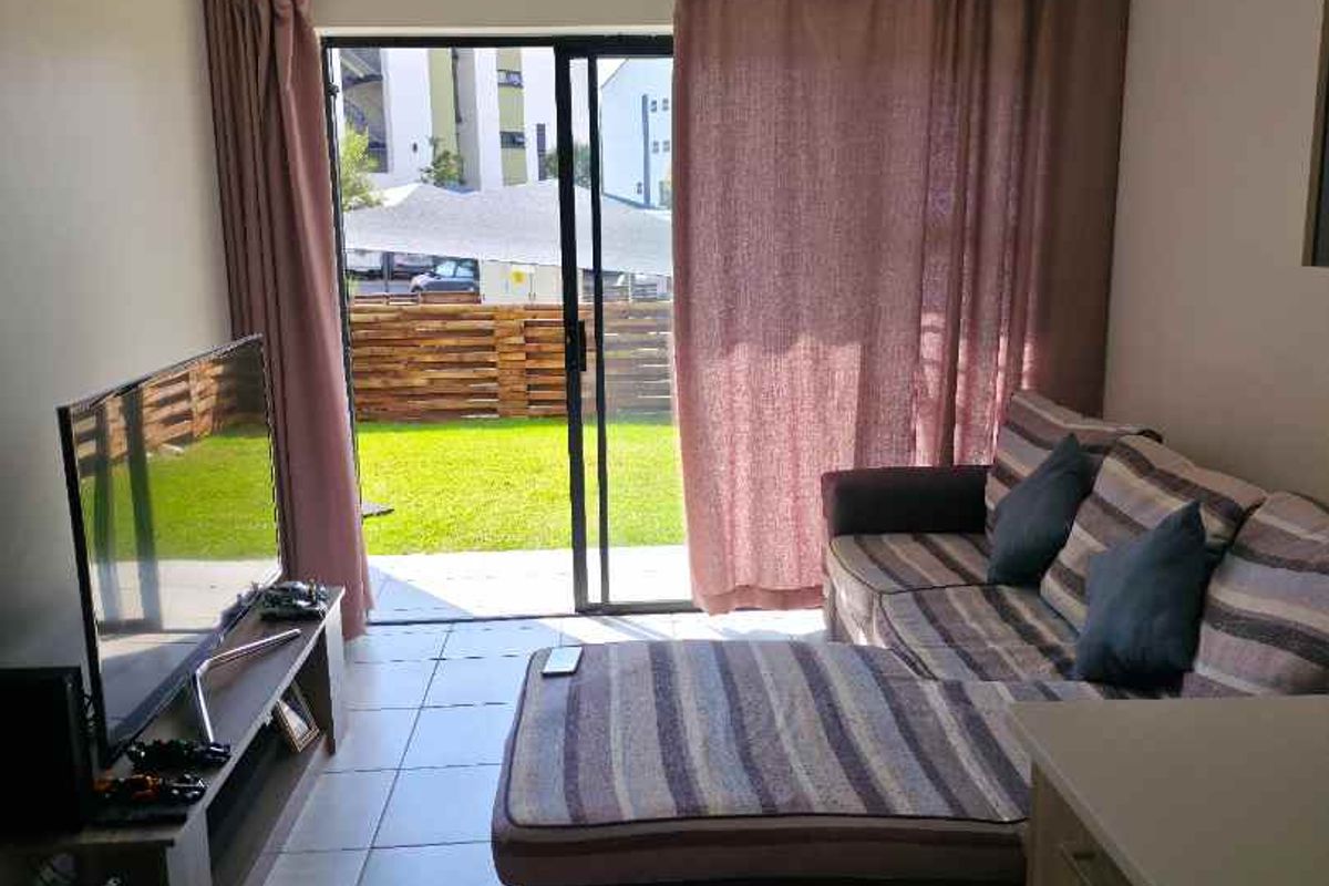 One Bedroom Garden Unit to Let in Linbro Park - Photo 3