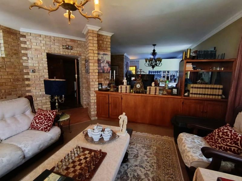 Langenhovenpark Luxury: 7 Beds, Pool & Rental Income! - Photo 10