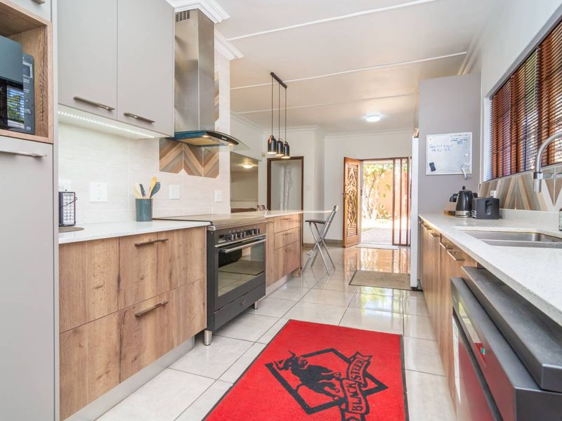 Charming Family Home for Rent in Bordeaux, Randburg - Photo 10