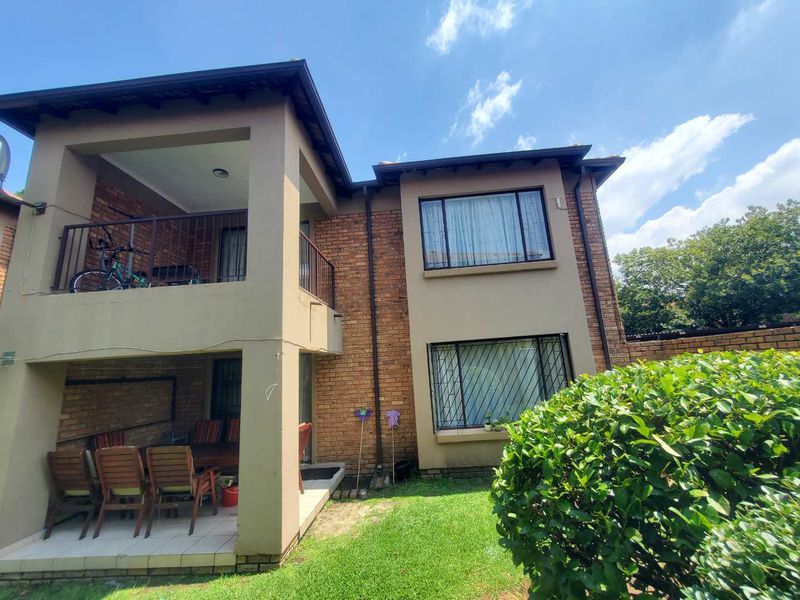 Ground-floor oasis  with a battery back-up in a  prime location - Photo 10