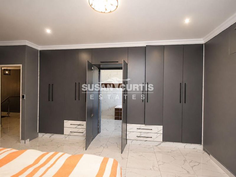 Luxury Family Living in Desert Park - Photo 6