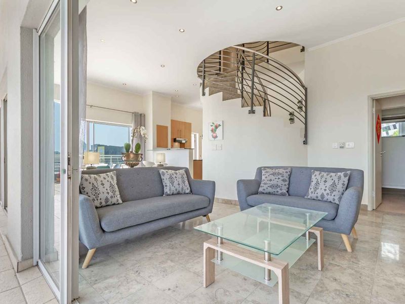 3 BEDROOM TWO-STOREY APARTMENT FOR SALE IN SANDHURST TOWERS - Photo 8