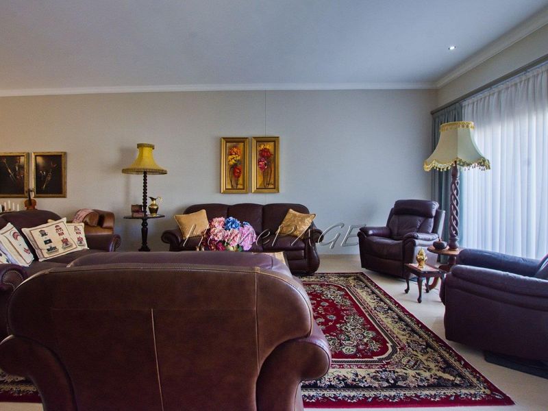 Long Beach ext 2, Walvis Bay:  Very Neat, Spacious Home with Flat is for Sale - Photo 3