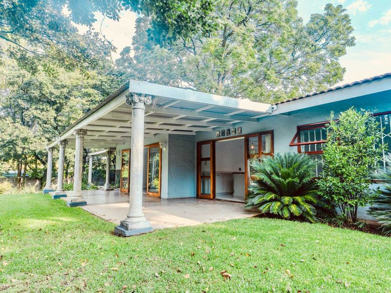 Modern, 5 Bedroom, 4 Bathroom, Family Home - Photo 9