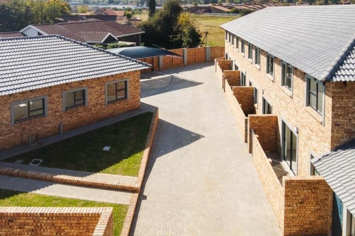 Modern Living Meets Smart Investment in Brackendowns - Photo 2