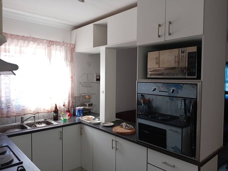 MODERN 3 BEDROOM HOUSE FOR SALE - ARANDIS - Photo 2