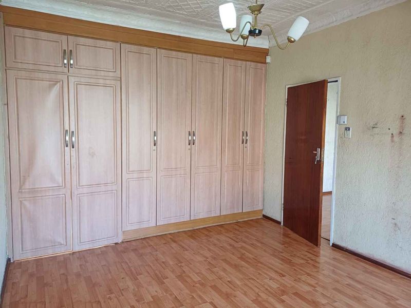 Kenilworth, 3 Bedroom house plus 3 additional outside rooms - Photo 6