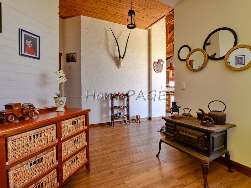 Rossmund, Swakopmund:  BEAUTIFUL Farmstyle home, with flatlet, is for sale - Photo 8
