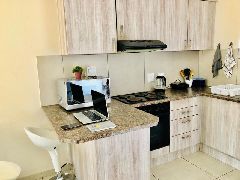 2 Bedroom Townhouse For Sale in Rocky Crest - Photo 2