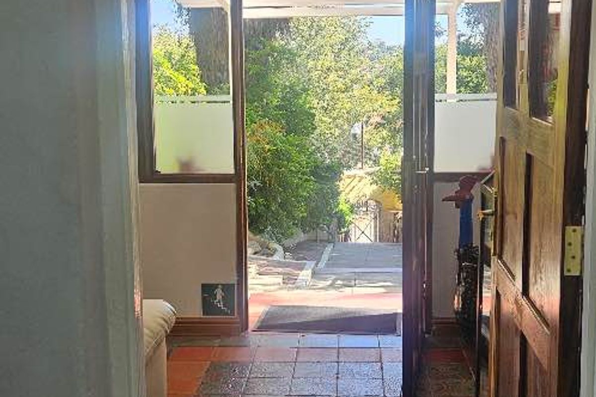 Office building for sale in the CBD - Photo 5