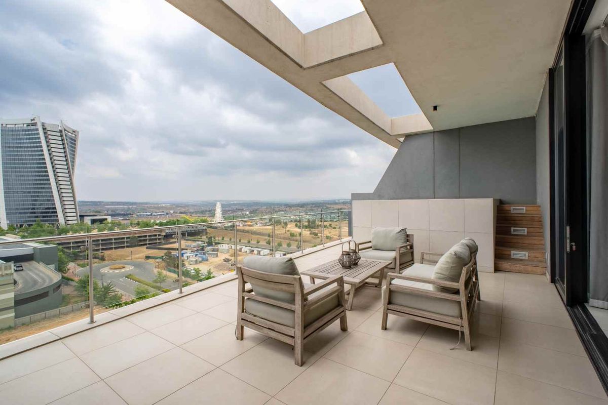 Fully Furnished 2 bedroom penthouse for sale at Ellipse - Photo 2