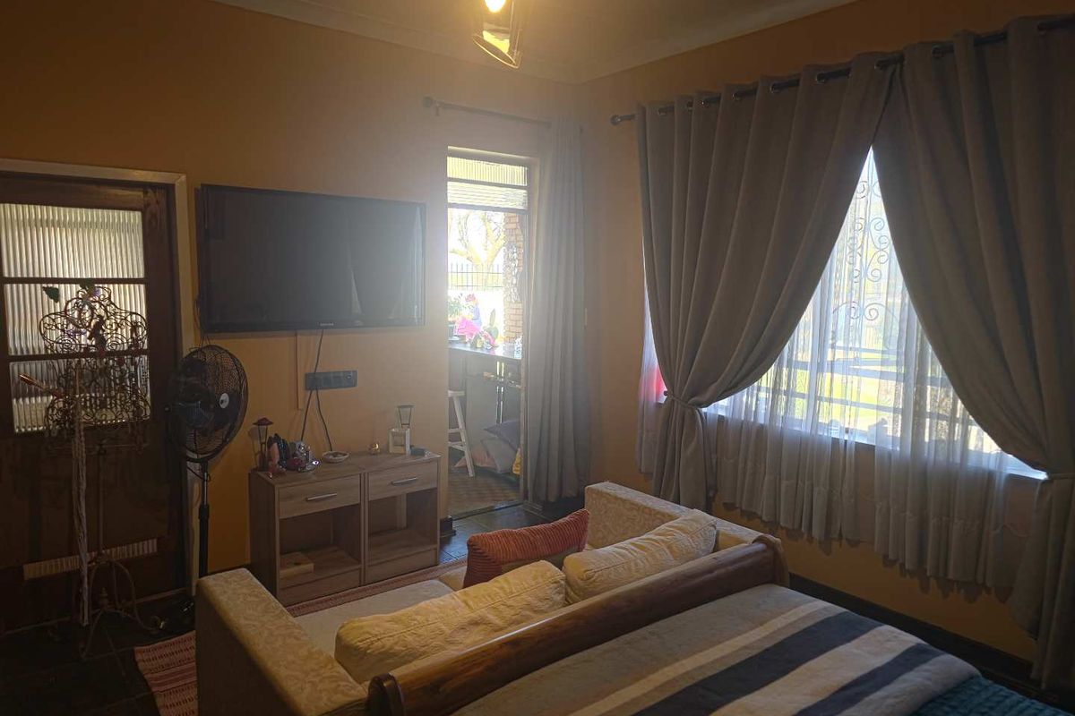 4 Bedroom Property in Florentia Alberton! - Photo 5