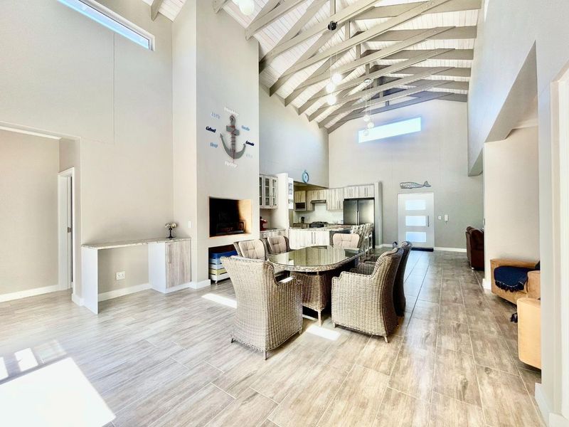 Stylish 3-Bedroom Home Offering Space, Flow & Lifestyle - Photo 2