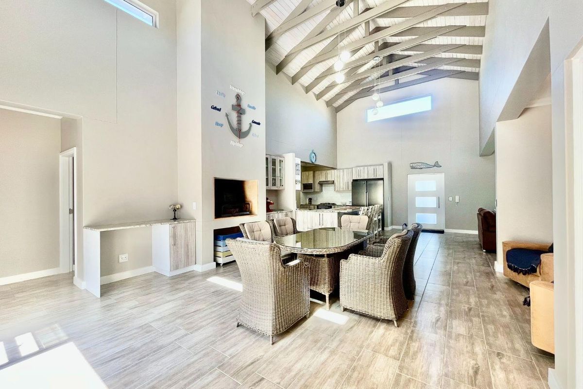 Stylish 3-Bedroom Home Offering Space, Flow & Lifestyle - Photo 2