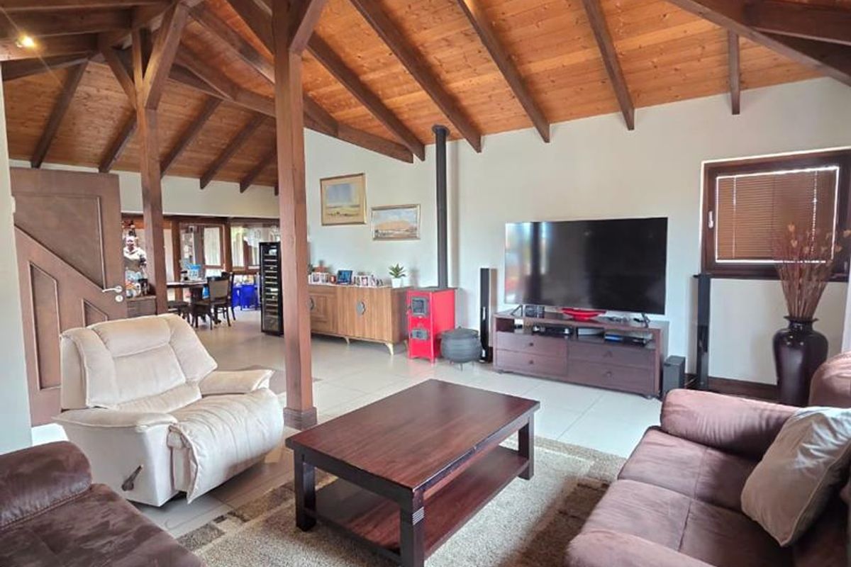 3 Bedroom Home for Sale in Ocean View Swakopmund - Photo 2