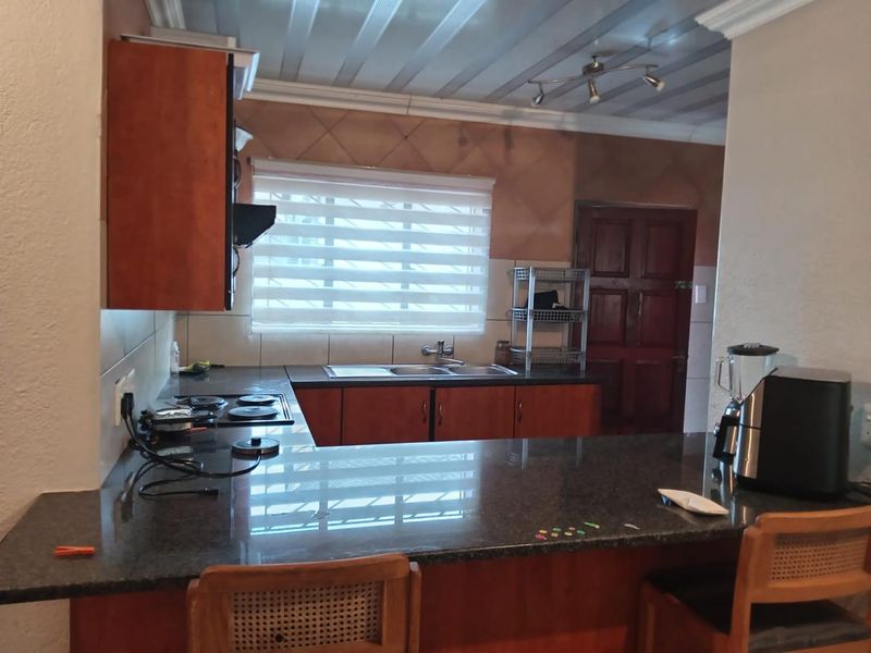 3 Bedroom Townhouse For Sale in Winternest Akasia - Photo 6