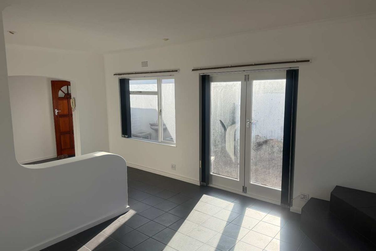 Family Home in Fish Hoek - Photo 5