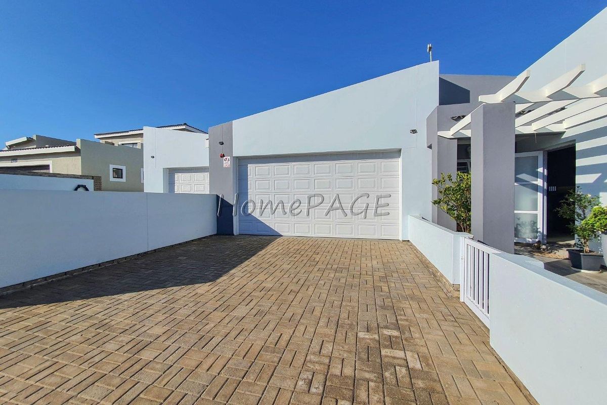 Ext 11 (Sun Bay), Henties Bay:  Neat 3 Bedr Home with 1 Bedr Flat is for Sale - Photo 3