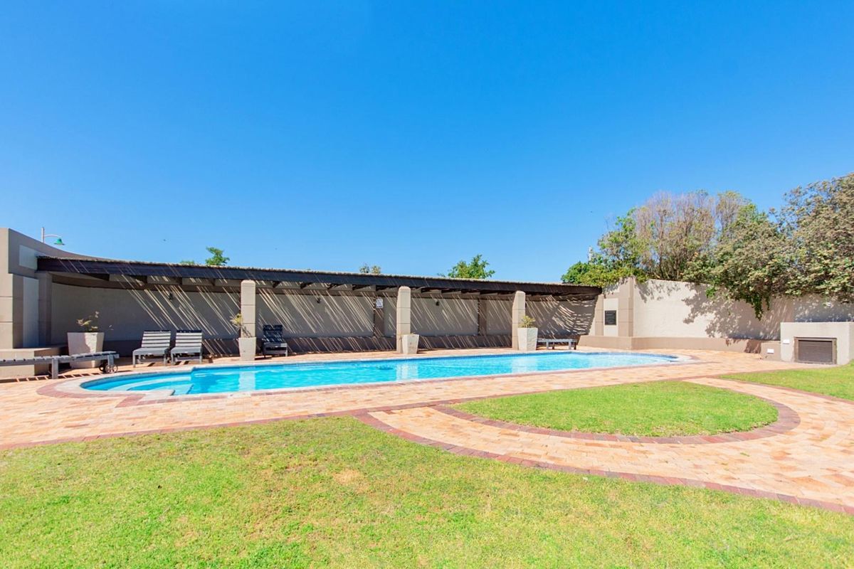 Vacant Land with Plan for 4-Bedroom House (Optional) - Photo 4