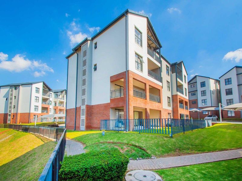 Luxurious 116m2 Apartment with Upmarket Estate Privlidges - Photo 1