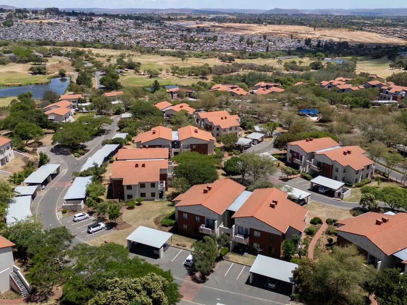 Secure Living in Jackal Creek Golf Estate - Photo 4