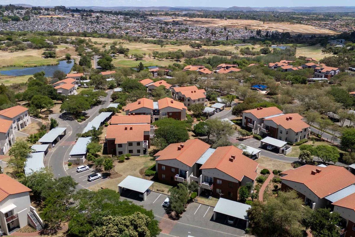 Secure Living in Jackal Creek Golf Estate - Photo 4