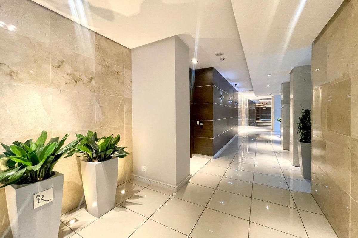 Experience Unparalleled Luxury Living in the Heart of Sandton with this exquisite fully furnished upmarket apartment. - Photo 4