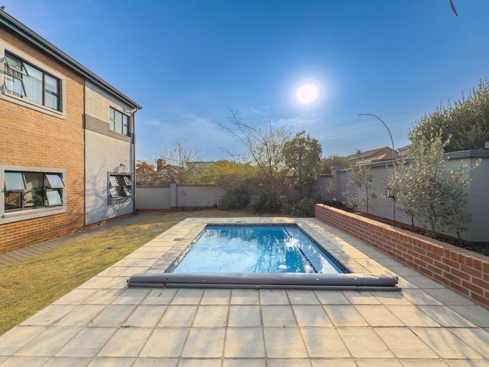 Property #2411886, House Sold in Midstream Hill