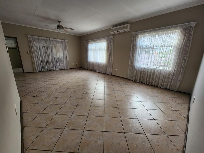 3 BEDROOM TOWNHOUSE FOR SALE IN A RETIREMENT VILLAGE ANNLIN PRETORIA - Photo 5