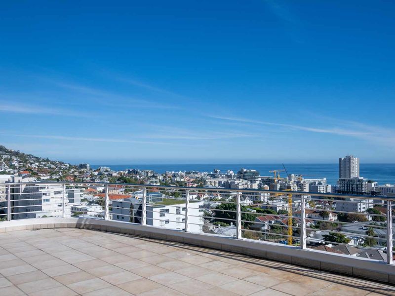 Most Sought After! 2 Bedrooms Sea Point. - Photo 3