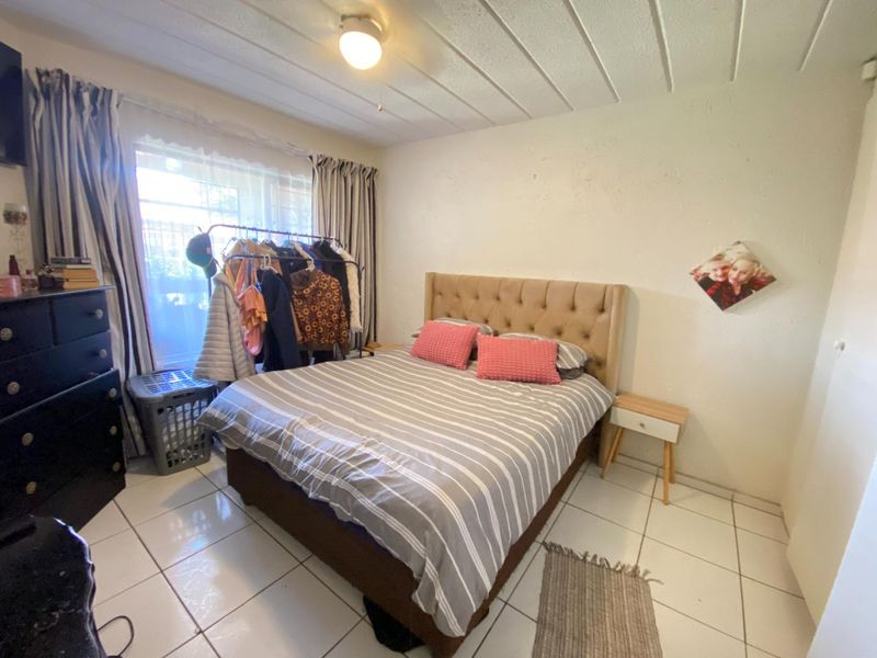 Ground Floor Corner Unit With Spacious Garden - Photo 8