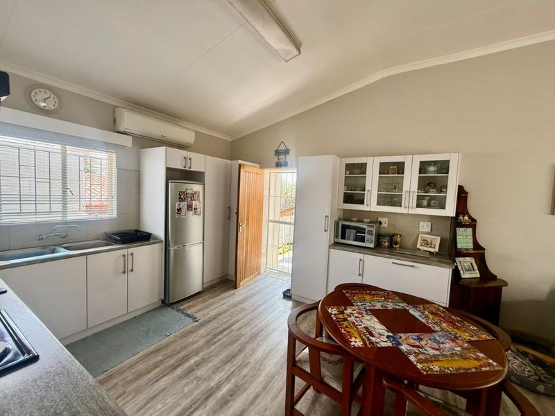 3 Bedroom House TO LET in Kleine Kuppe - Photo 3