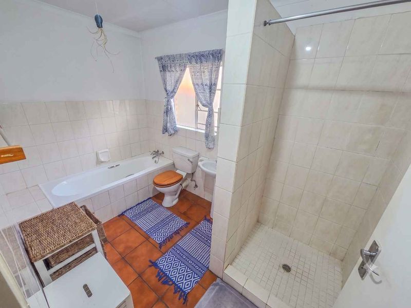2 Bedroom Townhouse For Sale in Die Wilgers - Photo 10