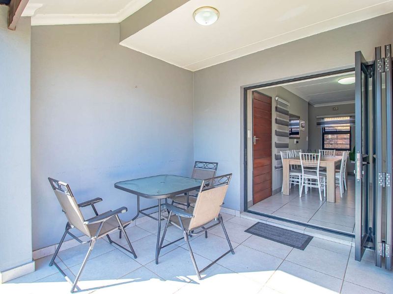 Stylish 3-Bedroom Townhouse for Sale in Zambezi Manor Lifestyle Estate - Photo 4