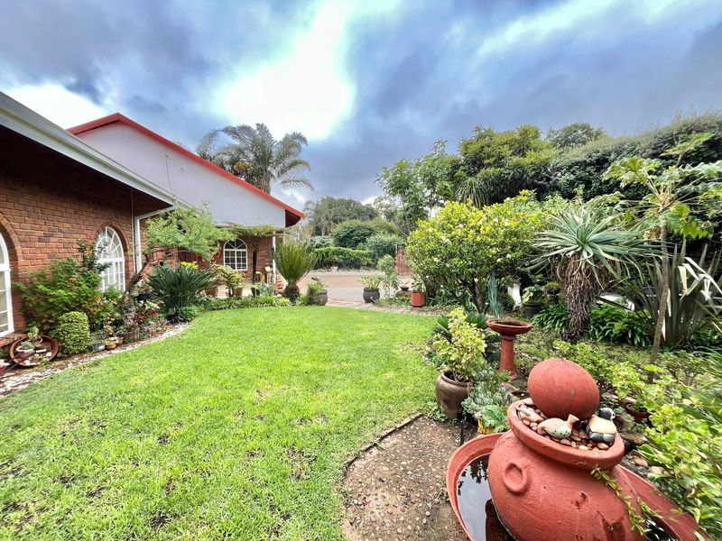 Four bedroom house in the secure boomed off area of Parkrand - Photo 10
