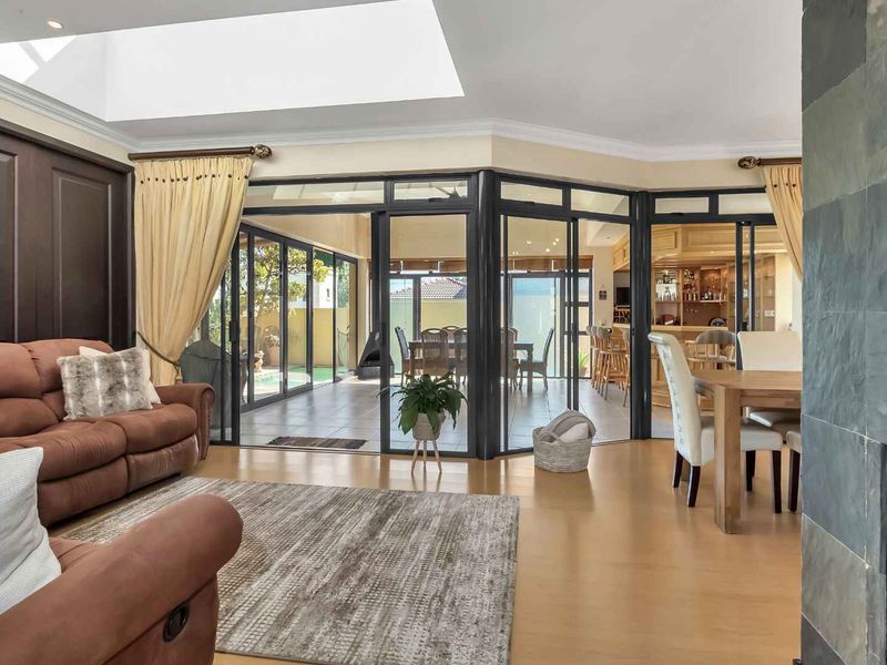 ENTERTAINERS 4 BEDROOM HOME IN DAINFERN RIDGE - Photo 6