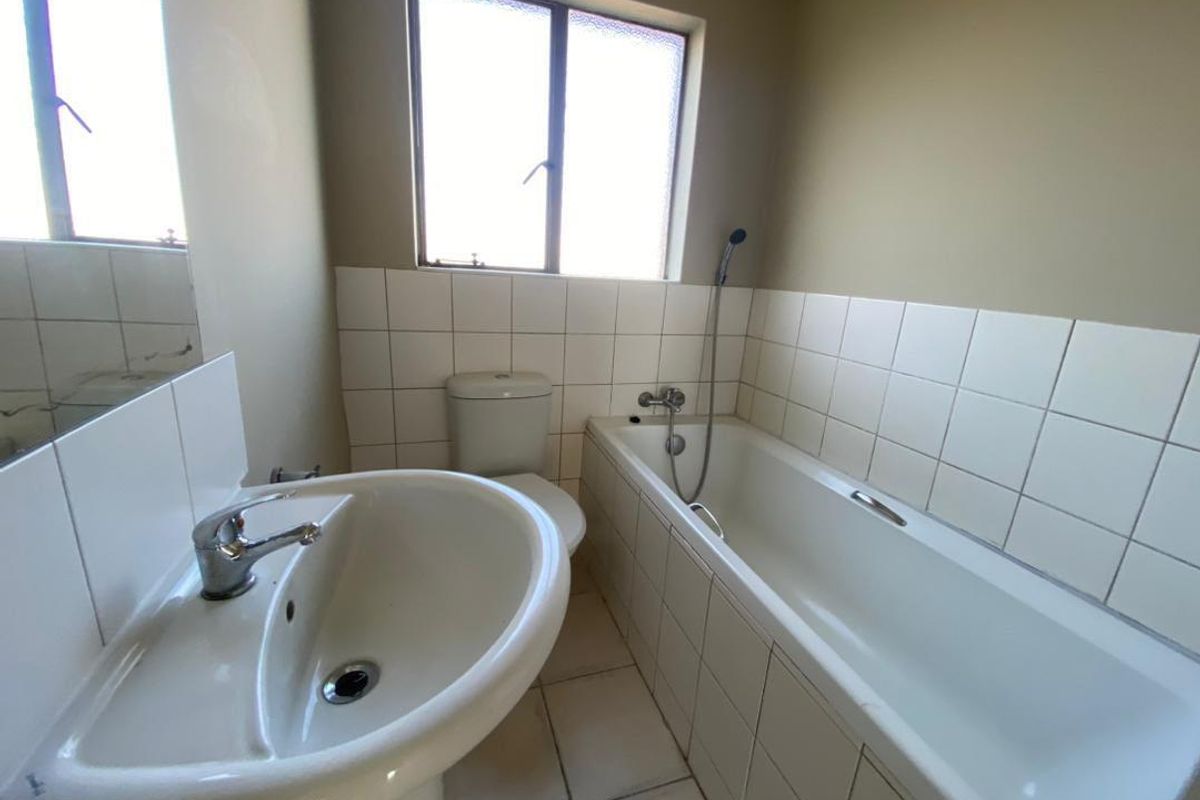 Neat Flat for Sale - Photo 2