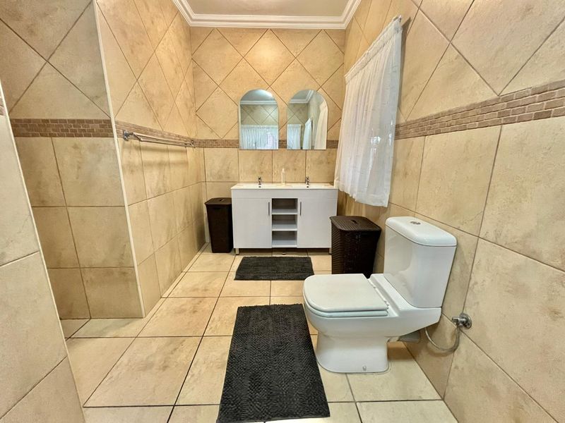 Stunning 4-Bedroom Home in the Secure Enclave of Freeway Park - Photo 10