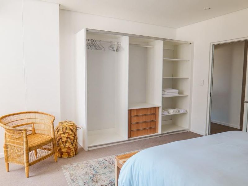 WELL SOUGHT AFTER FULY FURNISHED, APARTMENT TO RENT IN WINDHOEK CBD!! FREEDOM PLAZA!! AVAILABLE IMMEDIATELY!!! - Photo 5