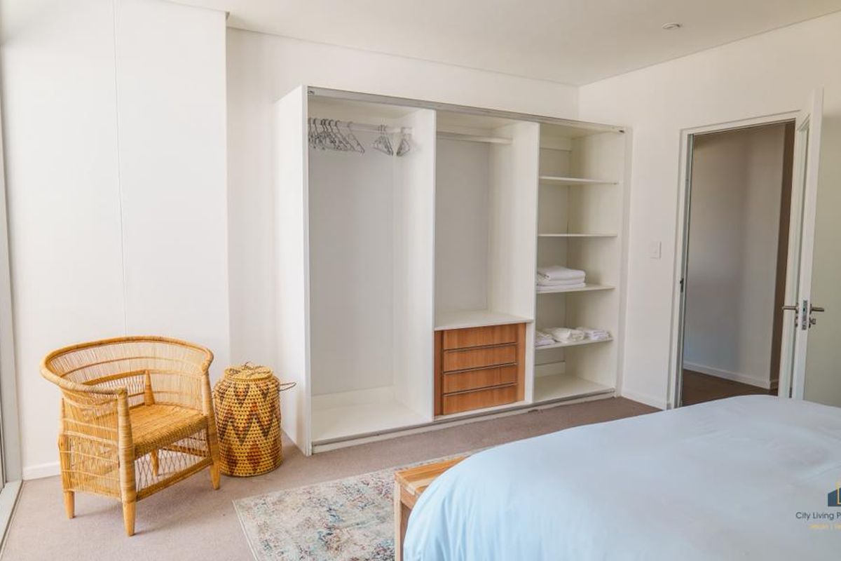 WELL SOUGHT AFTER FULY FURNISHED, APARTMENT TO RENT IN WINDHOEK CBD!! FREEDOM PLAZA!! AVAILABLE IMMEDIATELY!!! - Photo 5