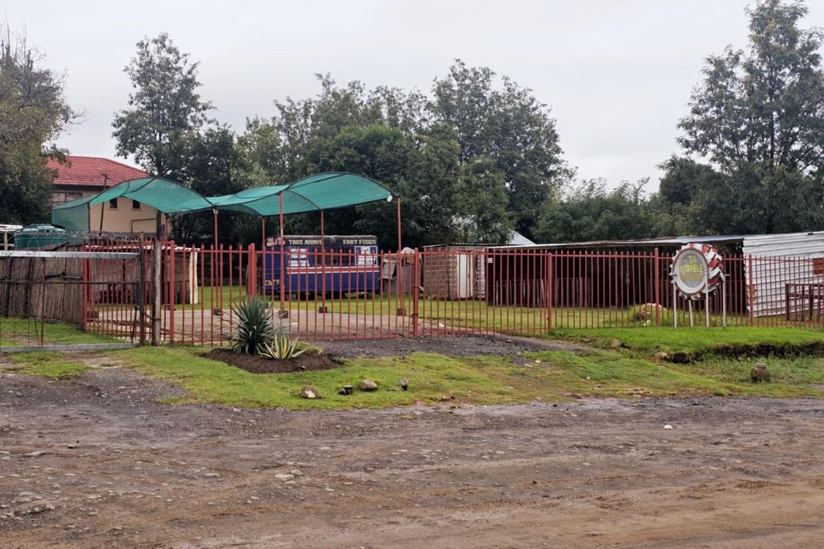 **Prime Investment Opportunity at the Town Entrance - 2475 sqm Available** - Photo 3