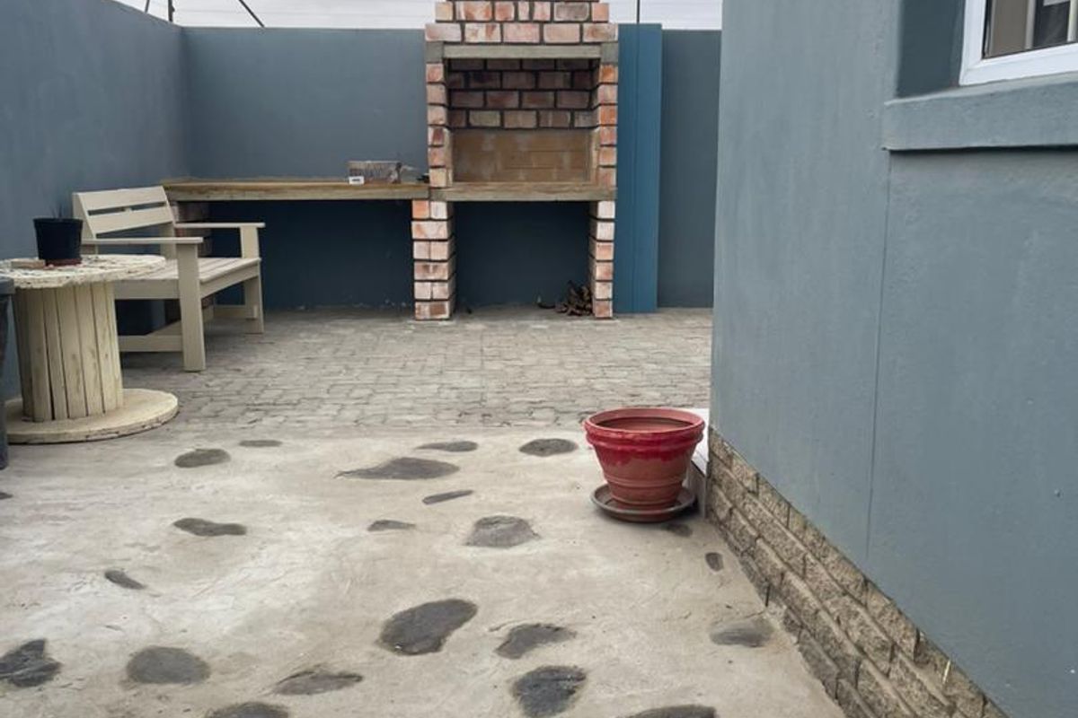 Oceanview Swakopmund 3 Bedroom House with 3 flats for sale - Photo 4