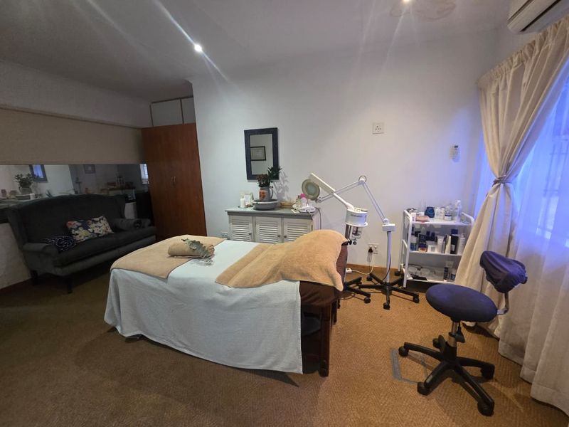 Modern Garden Cottage in Prime Robindale Location – Ideal for a Single Professional - Photo 9