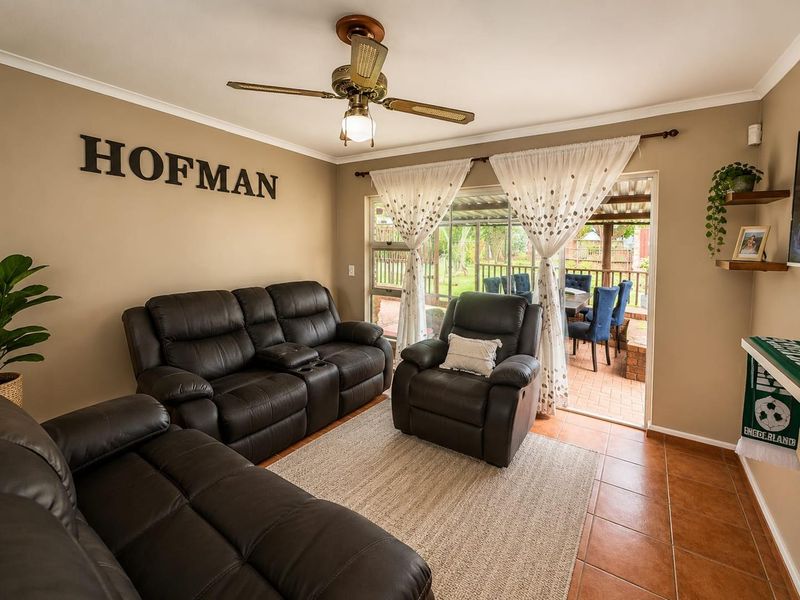 Exceptional Multi-Purpose Property with Extensive Parking & Entertainment Facilities - Photo 10