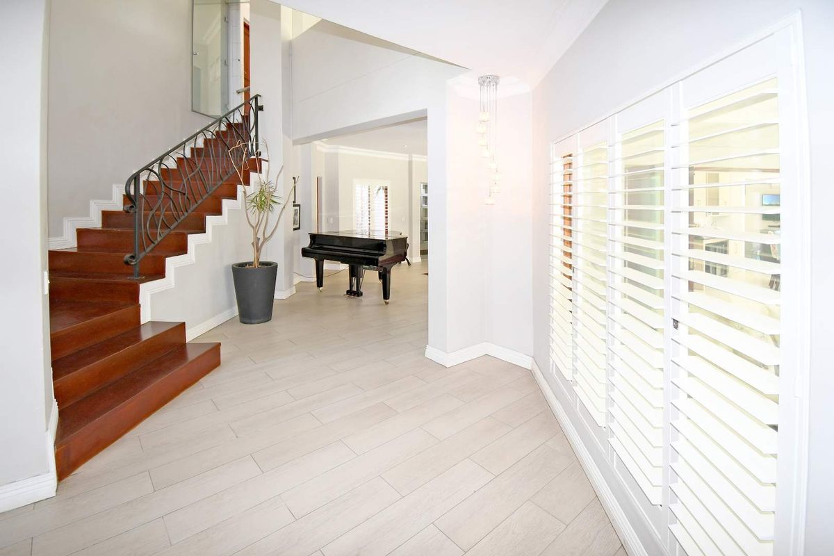 Contemporary Family Home in Secure Bryanston Enclosure - Photo 2