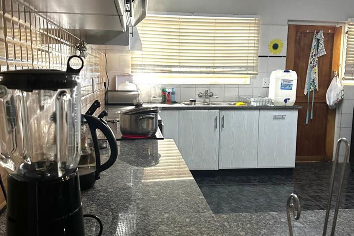 Step into a home that offers both space and versatility, perfectly suited for comfortable family living and effortless entertaining - Photo 3