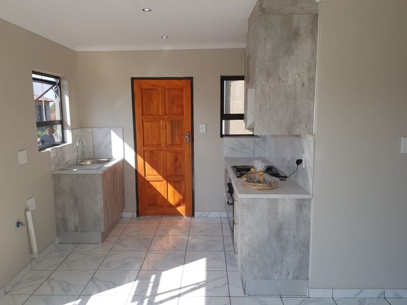 NEW DEVELOPMENT, ALL COSTS INCLUDED, FULL TITLE STANDS. NO DEPOSITS / 100% BONDS (dependent on client profile) - Photo 3