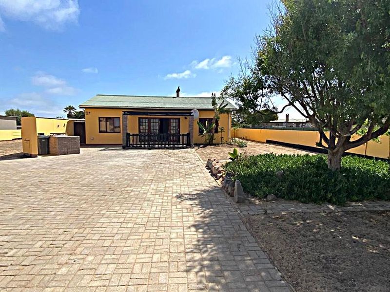 Dive Into Coastal Bargain: Your Henties Bay Dream Home Awaits! - Photo 2